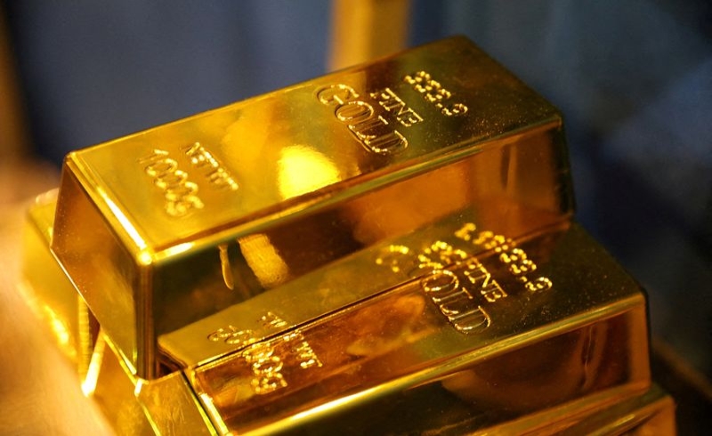 الذهب يستعيد بعض مكاسبه مع تحول التركيز إلى اجتماع المركزي الأمريكي
