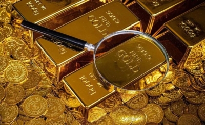 الذهب يربح (10) دولارات في المعاملات الفورية