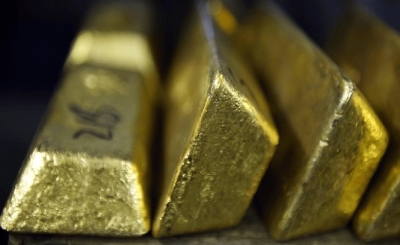 الذهب يتراجع عند التسوية ويسجل خسائر أسبوعية